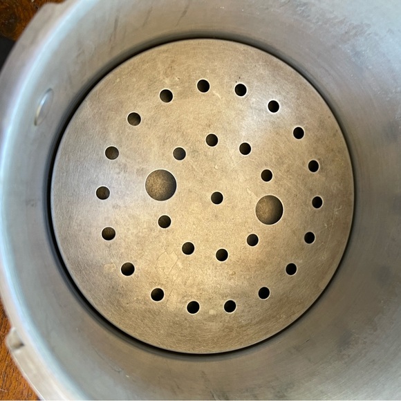 Vintage Mirro 4 Qt Pressure Cooker with Original 15 lb Weight for Lid USA - Picture 5 of 6